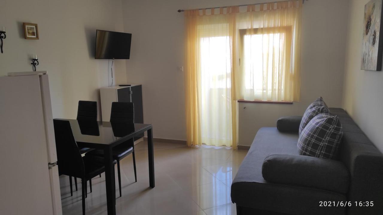 Apartmani Mille Стариград-Пакленица Екстериор снимка
