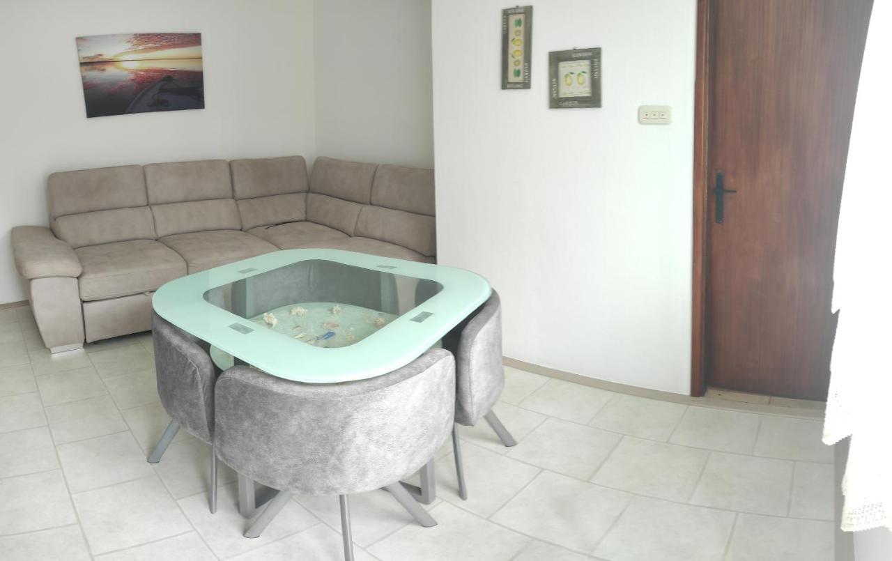 Apartmani Mille Стариград-Пакленица Екстериор снимка